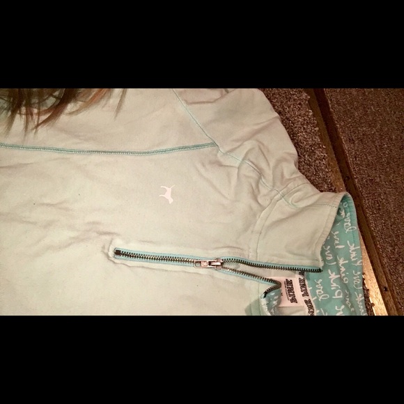 Victoria Secret - Picture 3 of 4